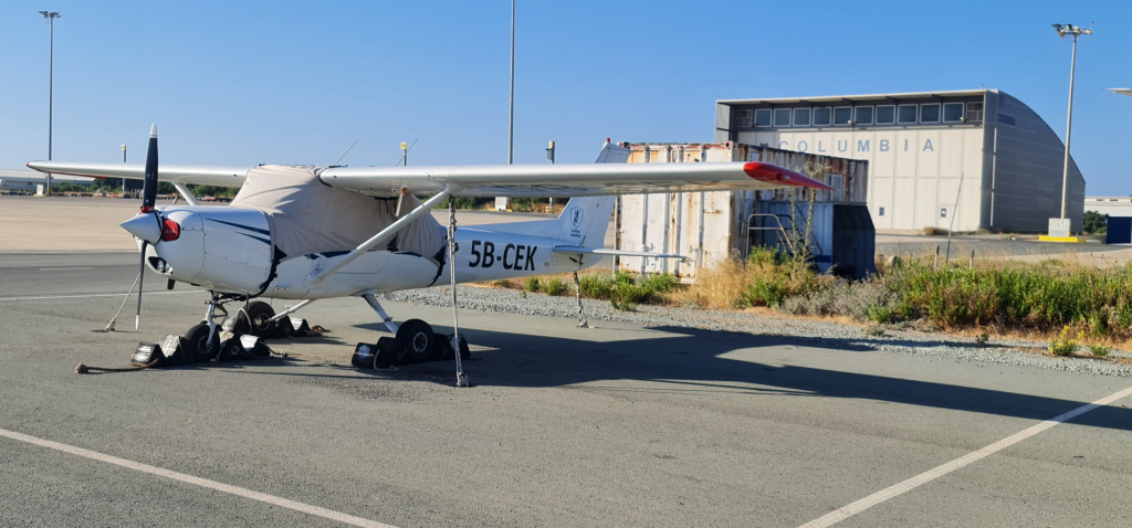 Самолет Cessna 152 на Кипре